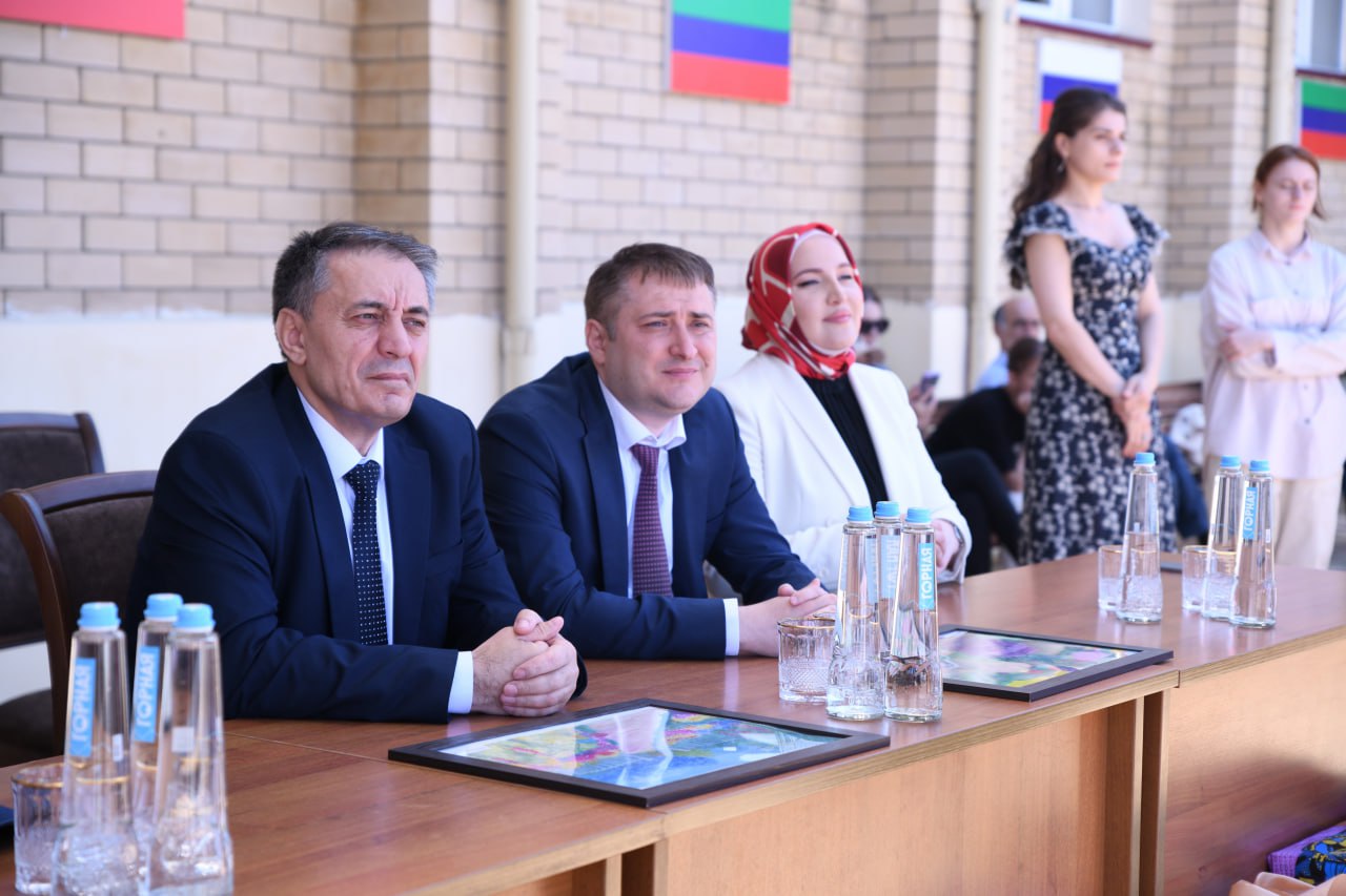 Абдурахман Махмудов поздравил воспитанников реабилитационного центра для детей и подростков с ОВЗ с Днем защиты детей